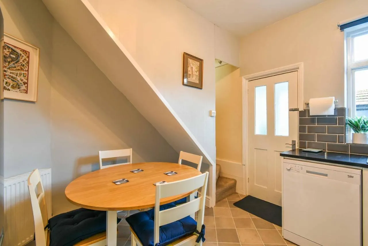 Bay Tree Cottage يورك بيت للعطل